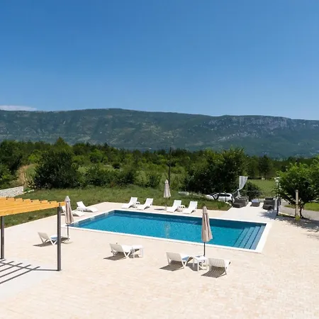 Roti With Pool And Sauna Kršan