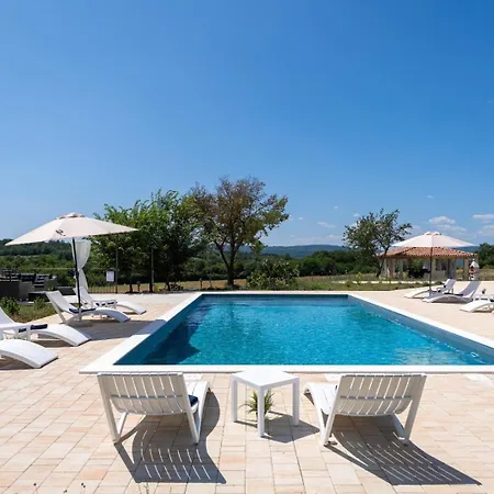Roti With Pool And Sauna Kršan