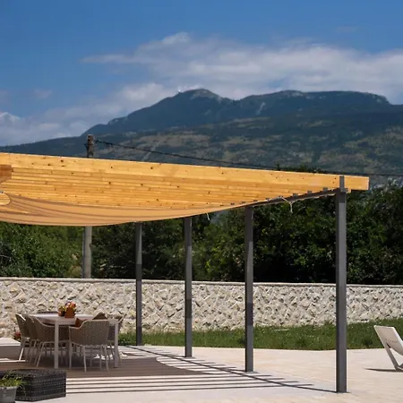 빌라 Roti With Pool And Sauna