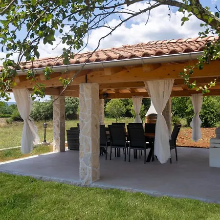 빌라 Roti With Pool And Sauna Kršan